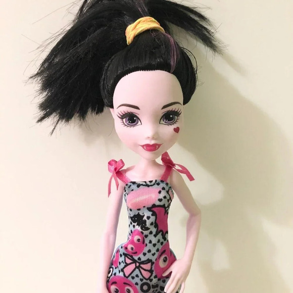 Monster High Draculaura Emoji Dress Doll - Picture 2 of 16
